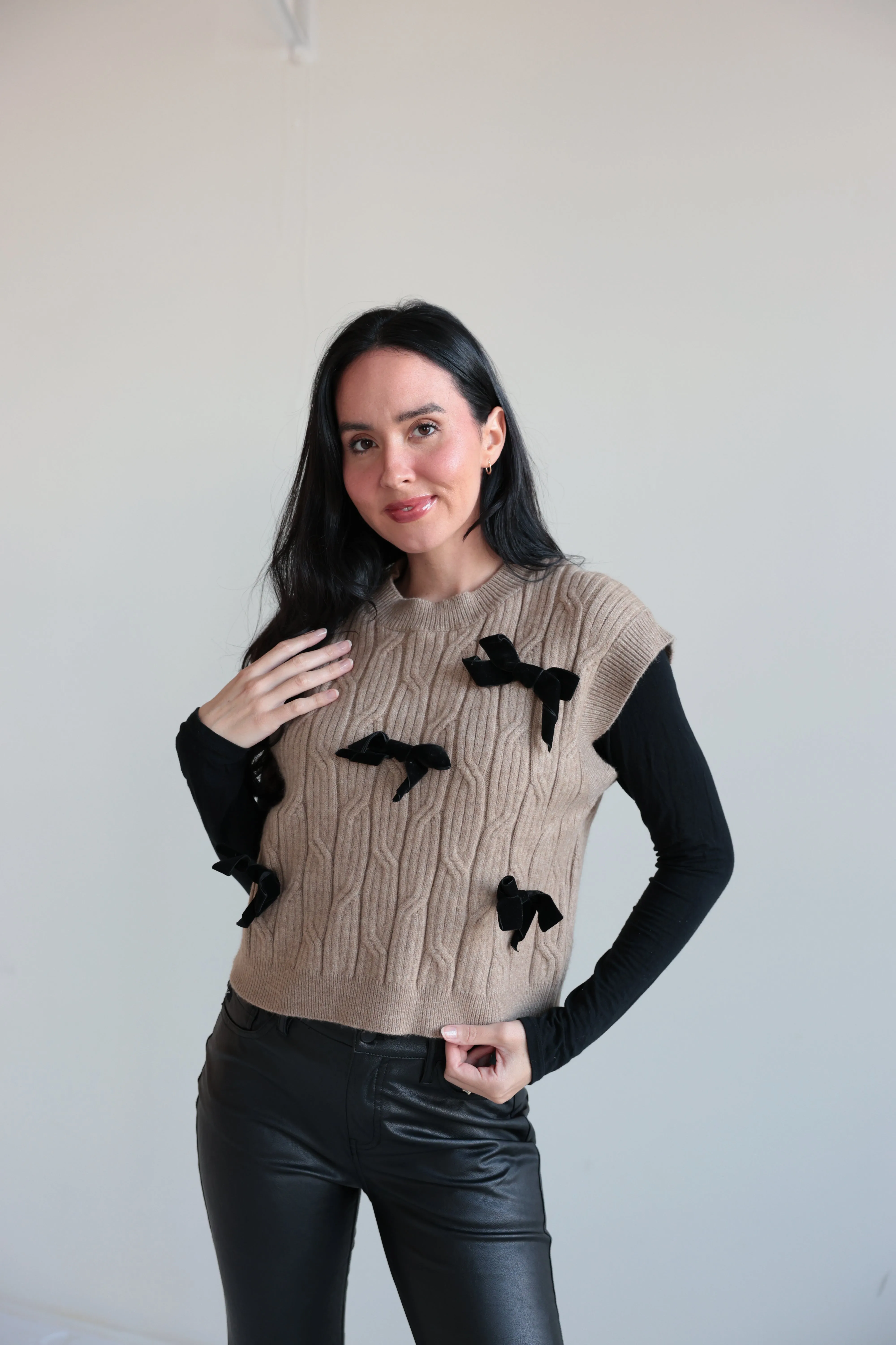 Bow-Embellished Cable Knit Sweater Vest-Final Sale