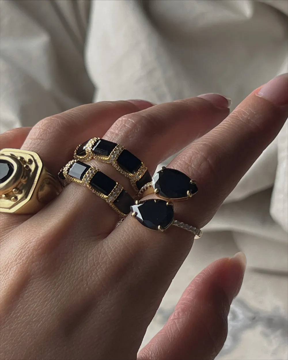 Cleo Wrap Ring (Black/Gold)
