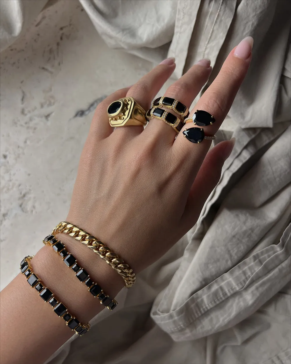 Cleo Wrap Ring (Black/Gold)