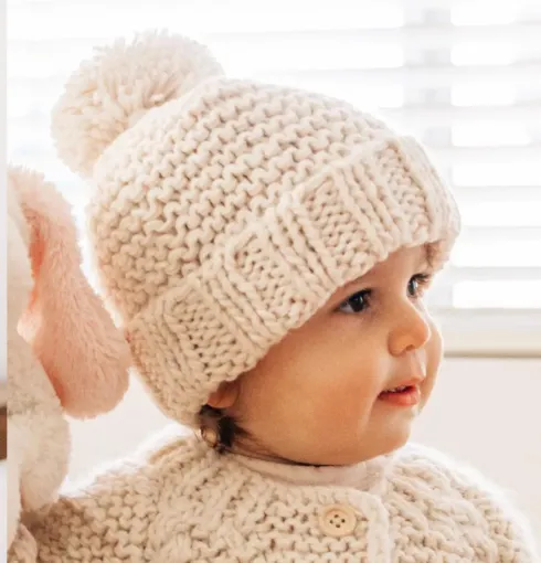 GARTER STITCH POM HAT
