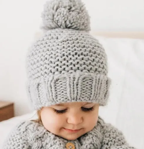 GARTER STITCH POM HAT