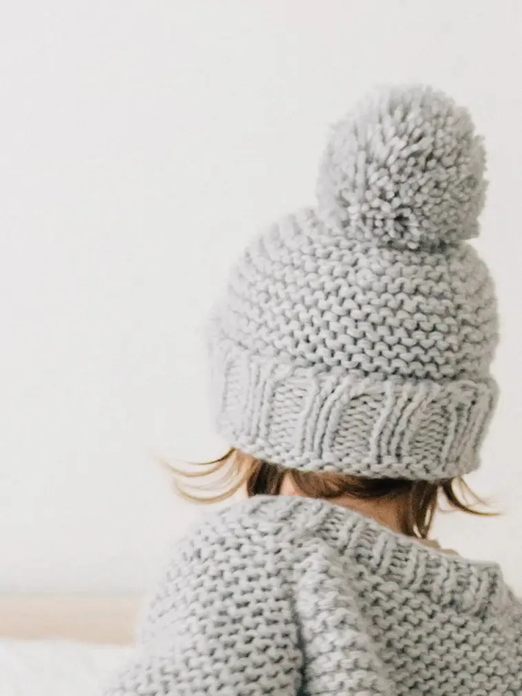 GARTER STITCH POM HAT