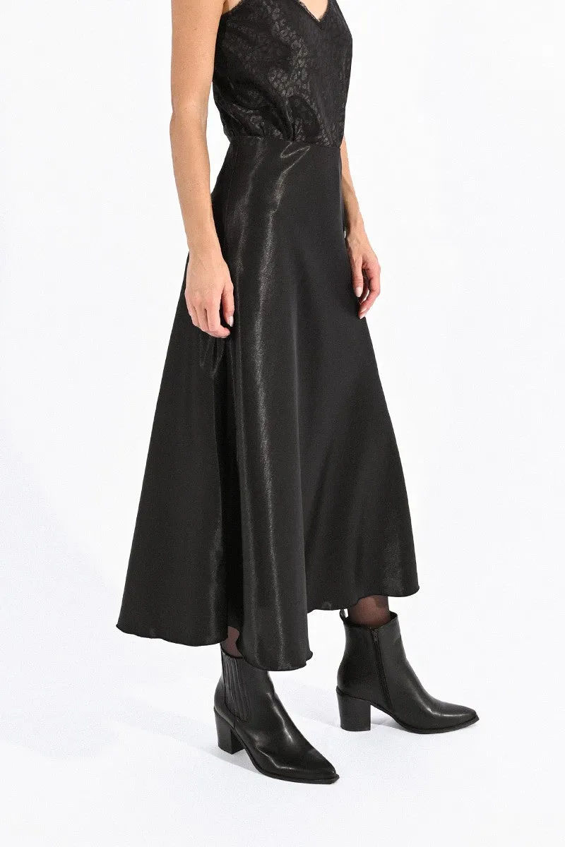 LONG SATINY SKIRT