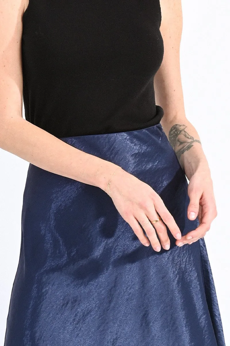 LONG SATINY SKIRT