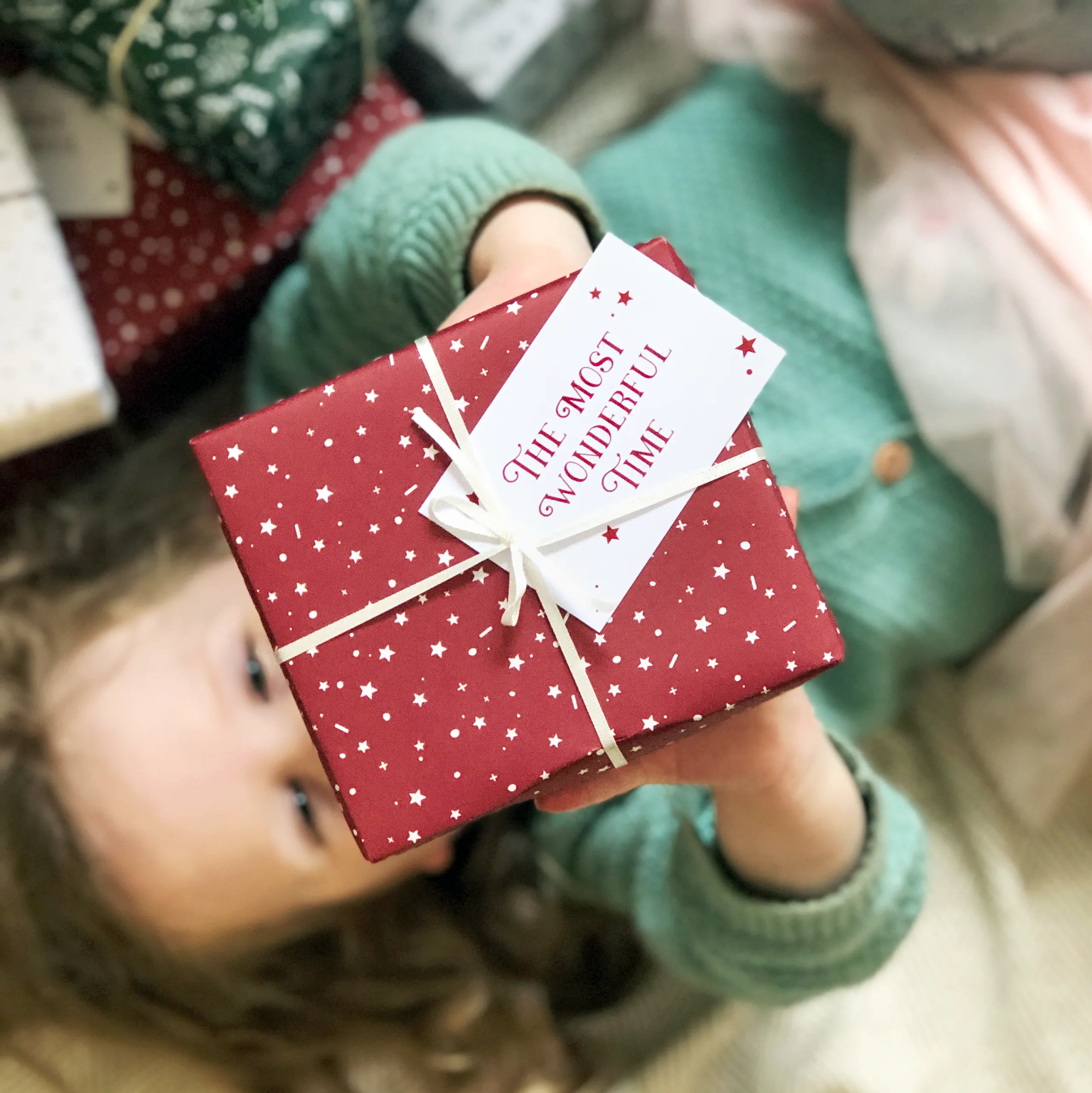Red Stars 'Wonderful Time' Mixed Wrapping Paper Set