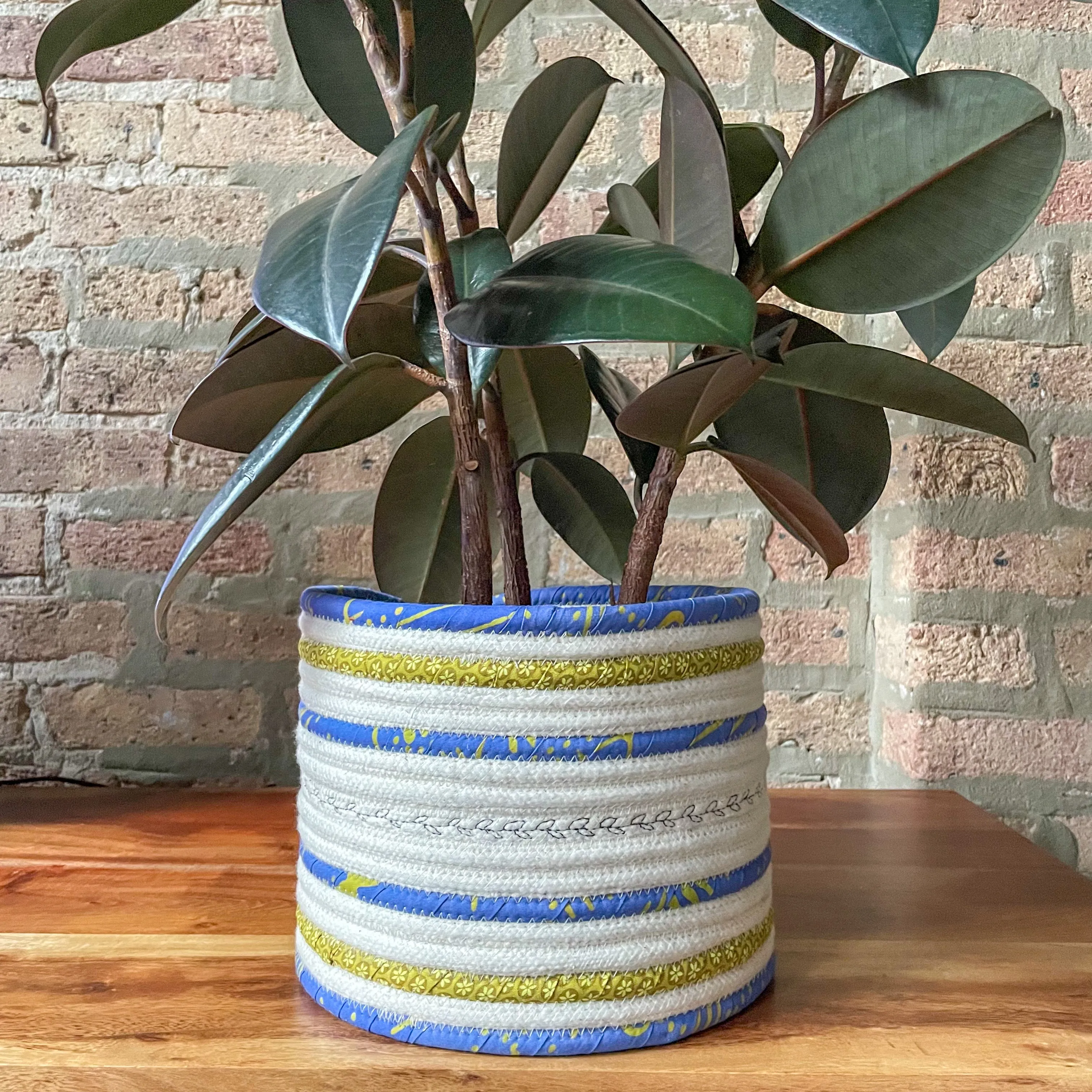 Rope Planter Wrap for 8" Houseplant Pot