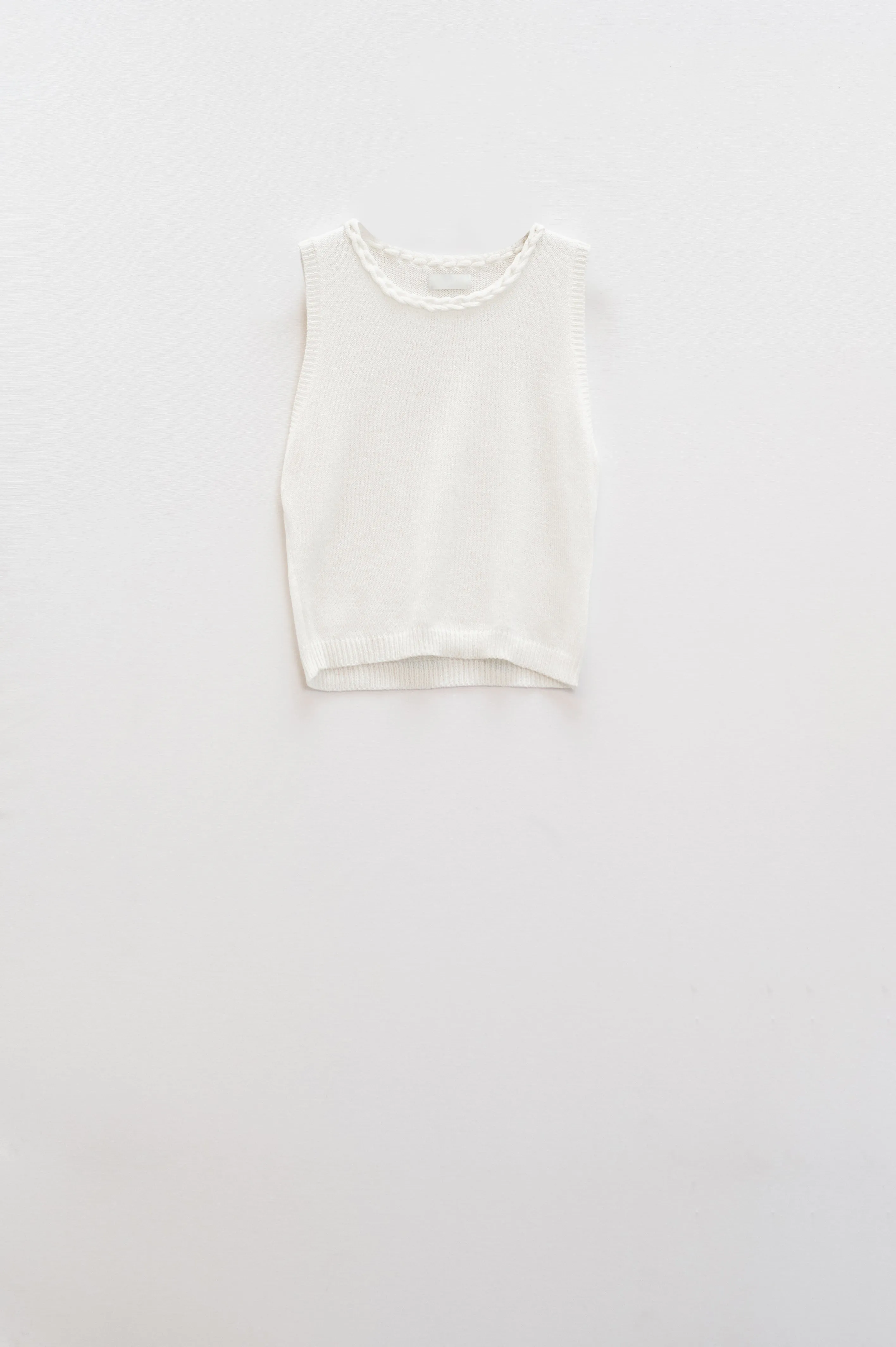 Sleeveless white Sweater With Crew Neckline And Braid Detail At Neckline