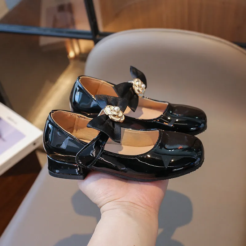 Solid Color Bow Applique Detailed Mary Jane - Black