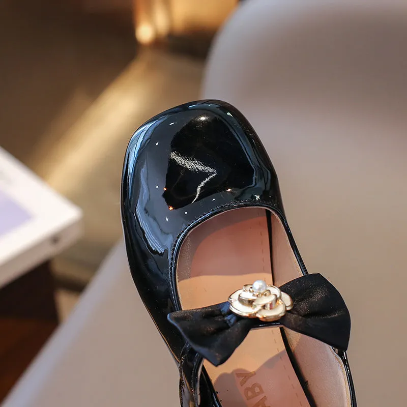 Solid Color Bow Applique Detailed Mary Jane - Black