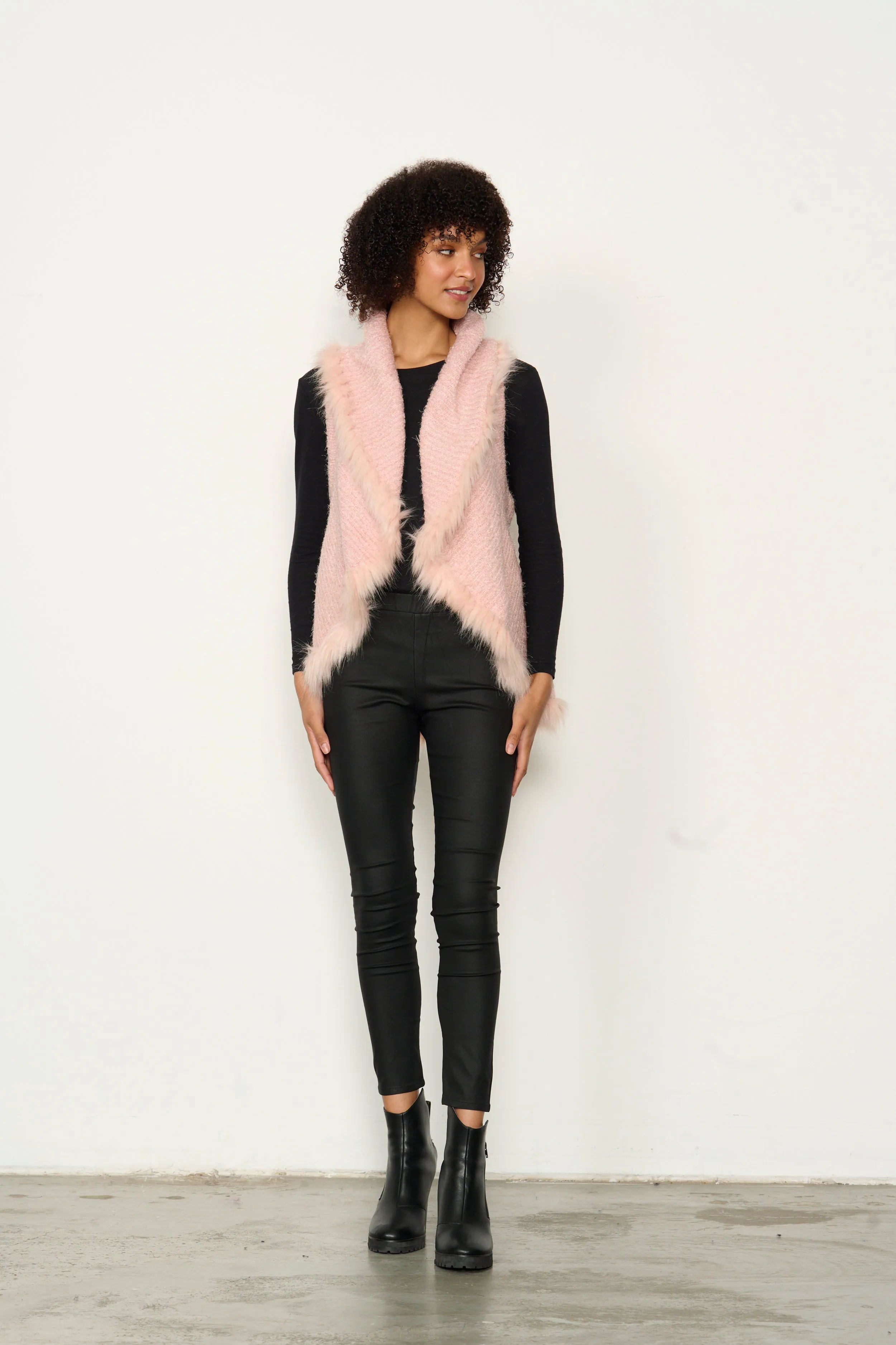Vest- Knit w/faux fur trim