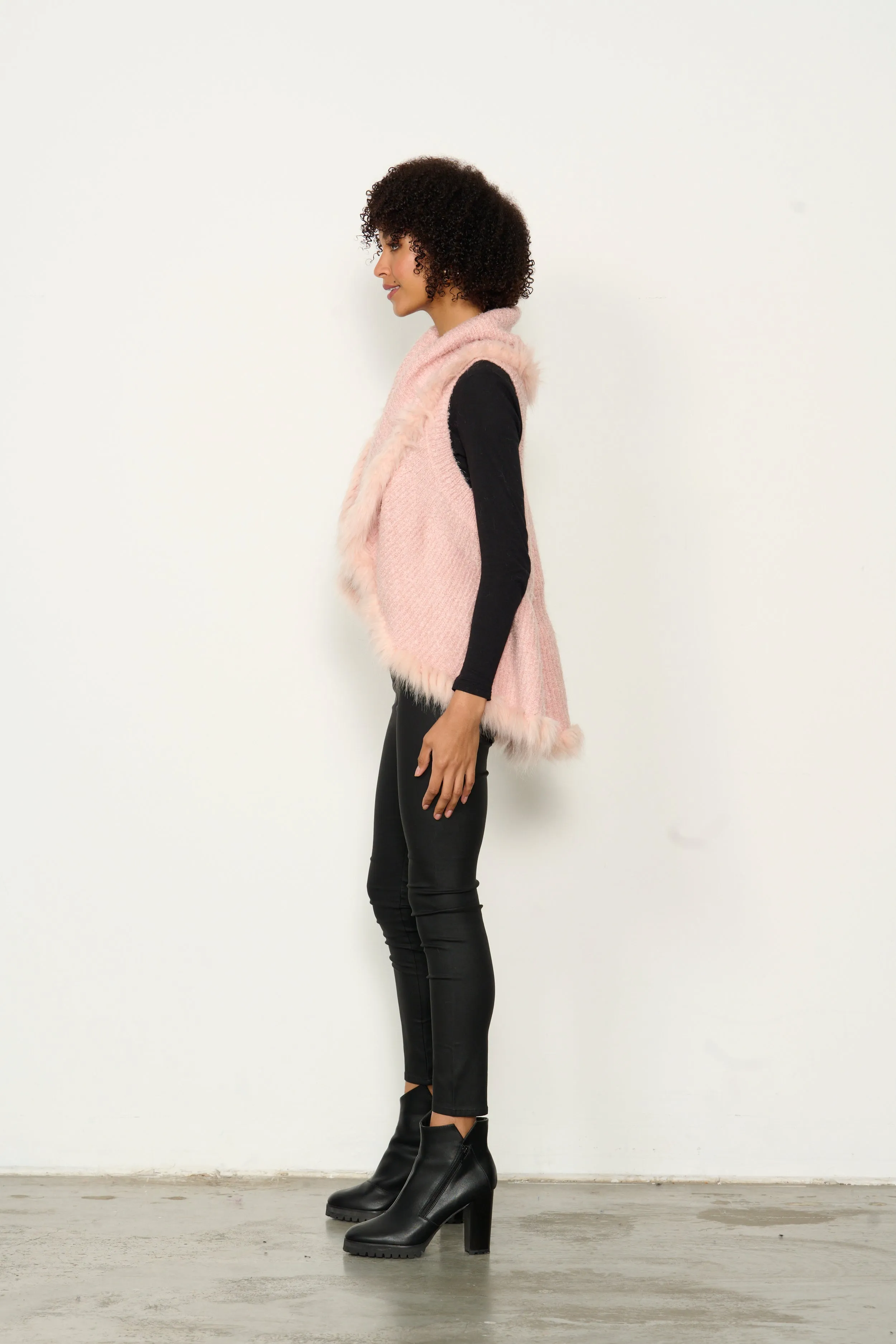 Vest- Knit w/faux fur trim