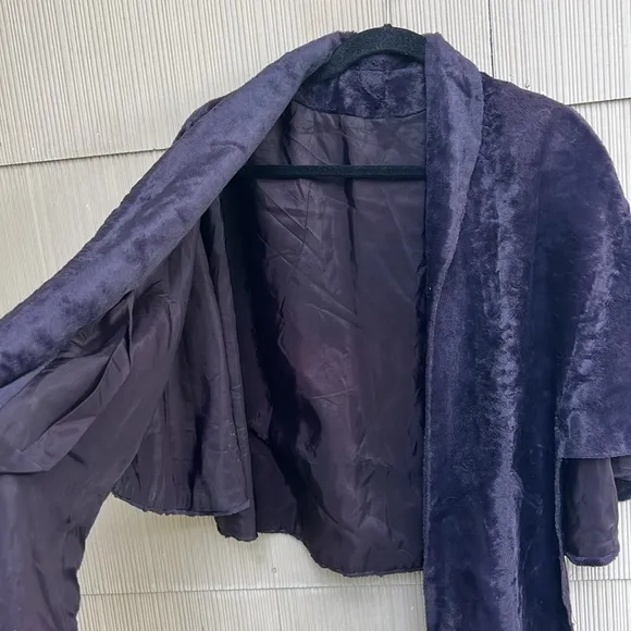 Vintage 1950s Plum Crushed Velvet Cape  OS