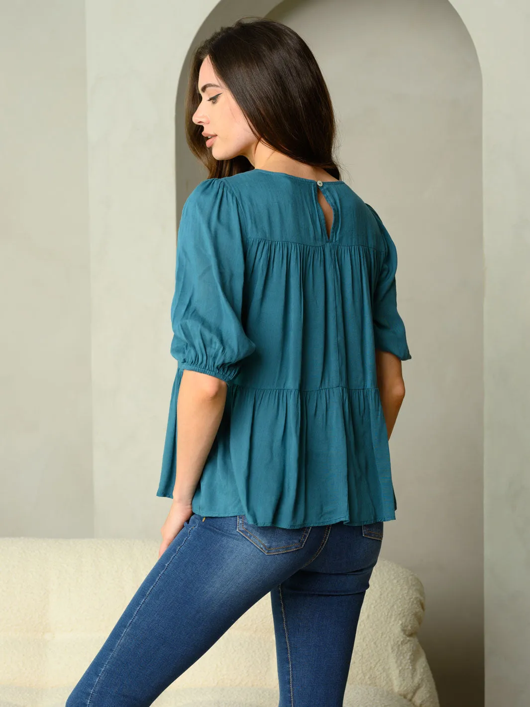 WOMEN'S EMBROIDERED FLORAL WITH EYELET DETAIL 3/4 BAND SLEEVE TOP